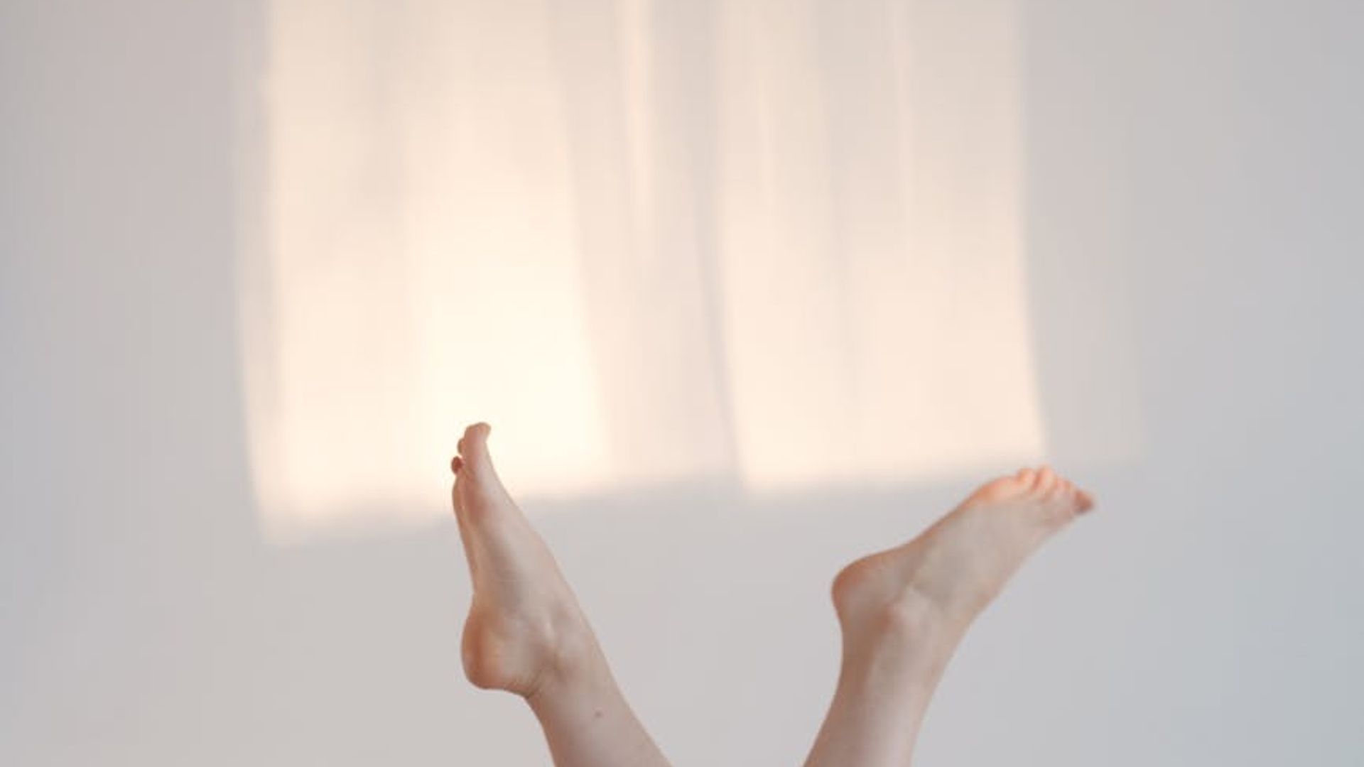 Calm and spacious room with soft light, perfect for mindful practice.